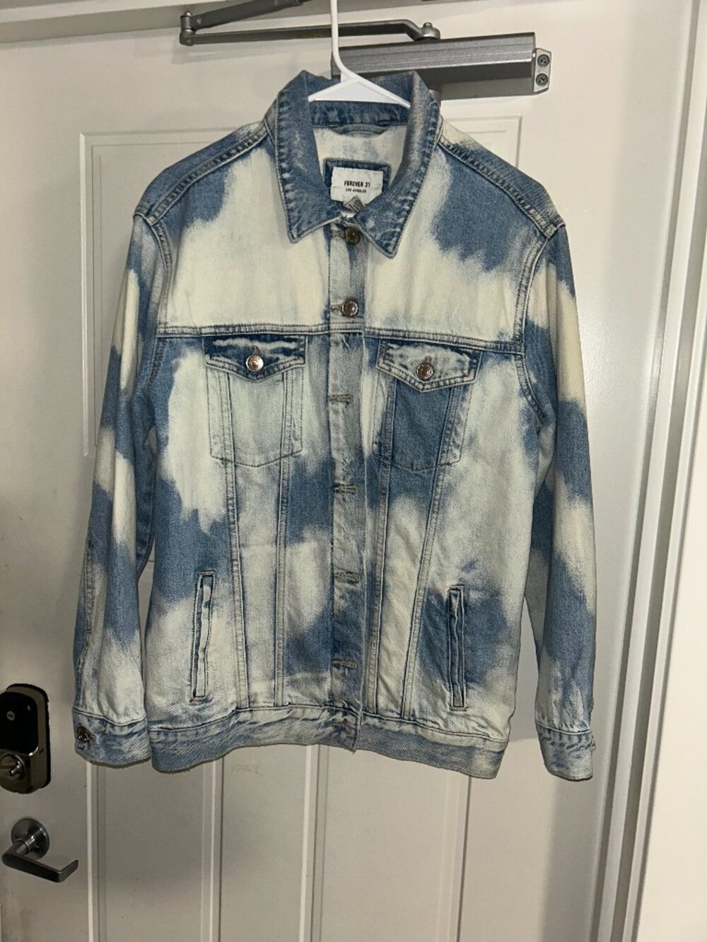 Women's Light Wash Bleached Denim Jacket